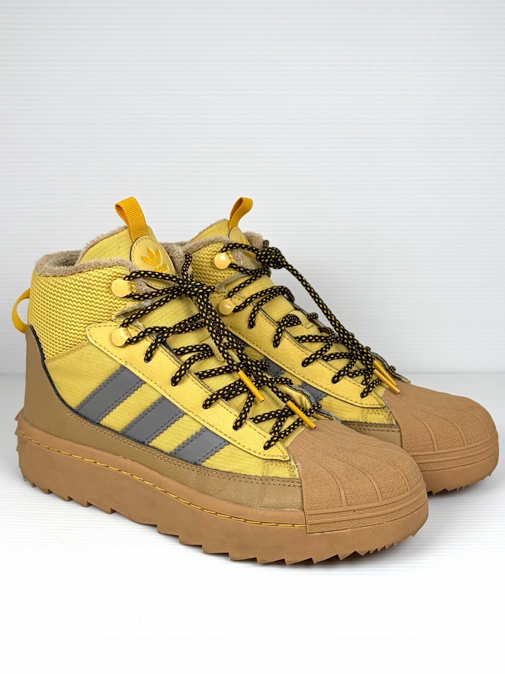 adidas Superstar Winter Trek J Boots Yellow Gum Size 4 Waterproof ID1021